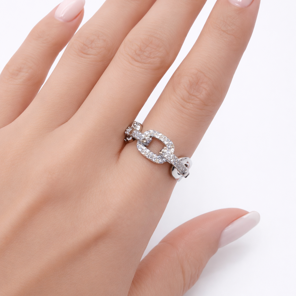 Linked Luxe Silver Ring
